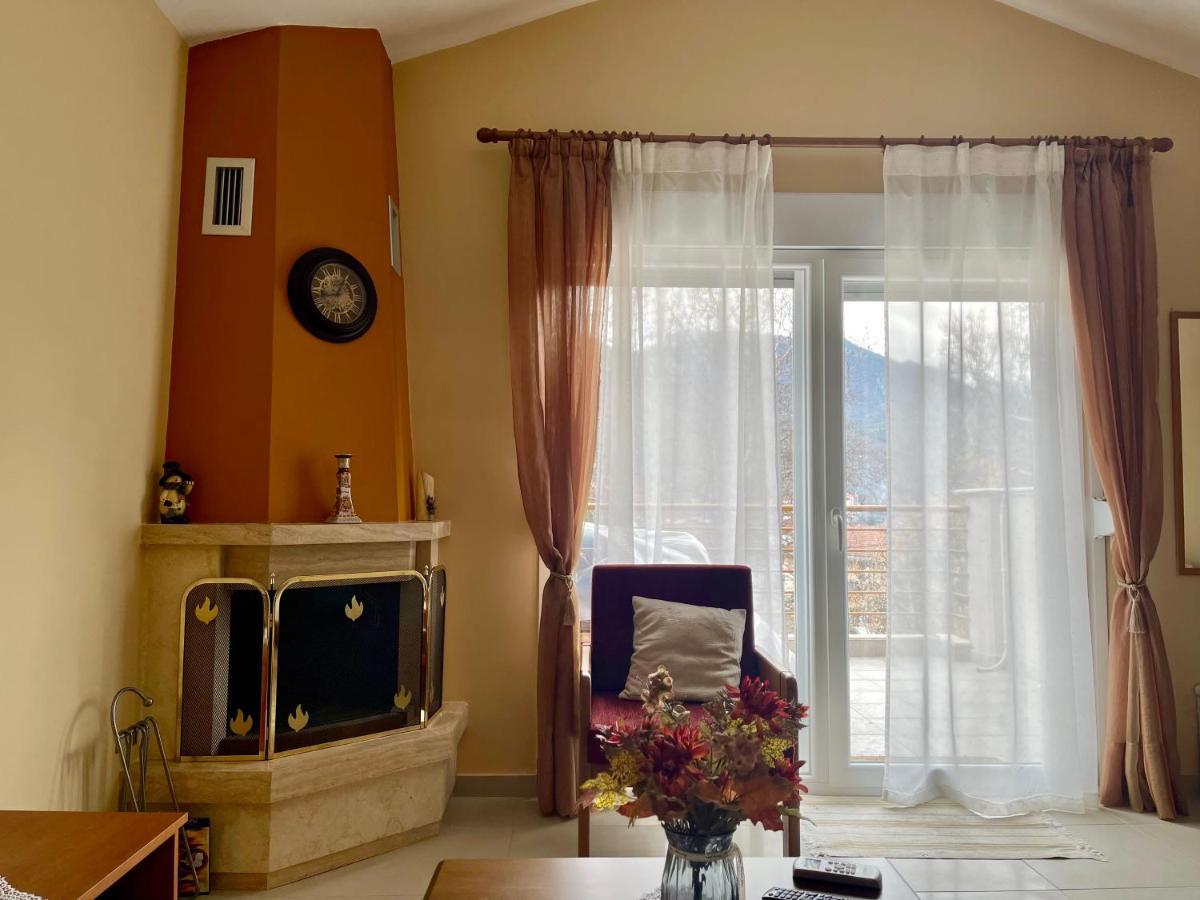 Hilltop Lodge Órma Dış mekan fotoğraf