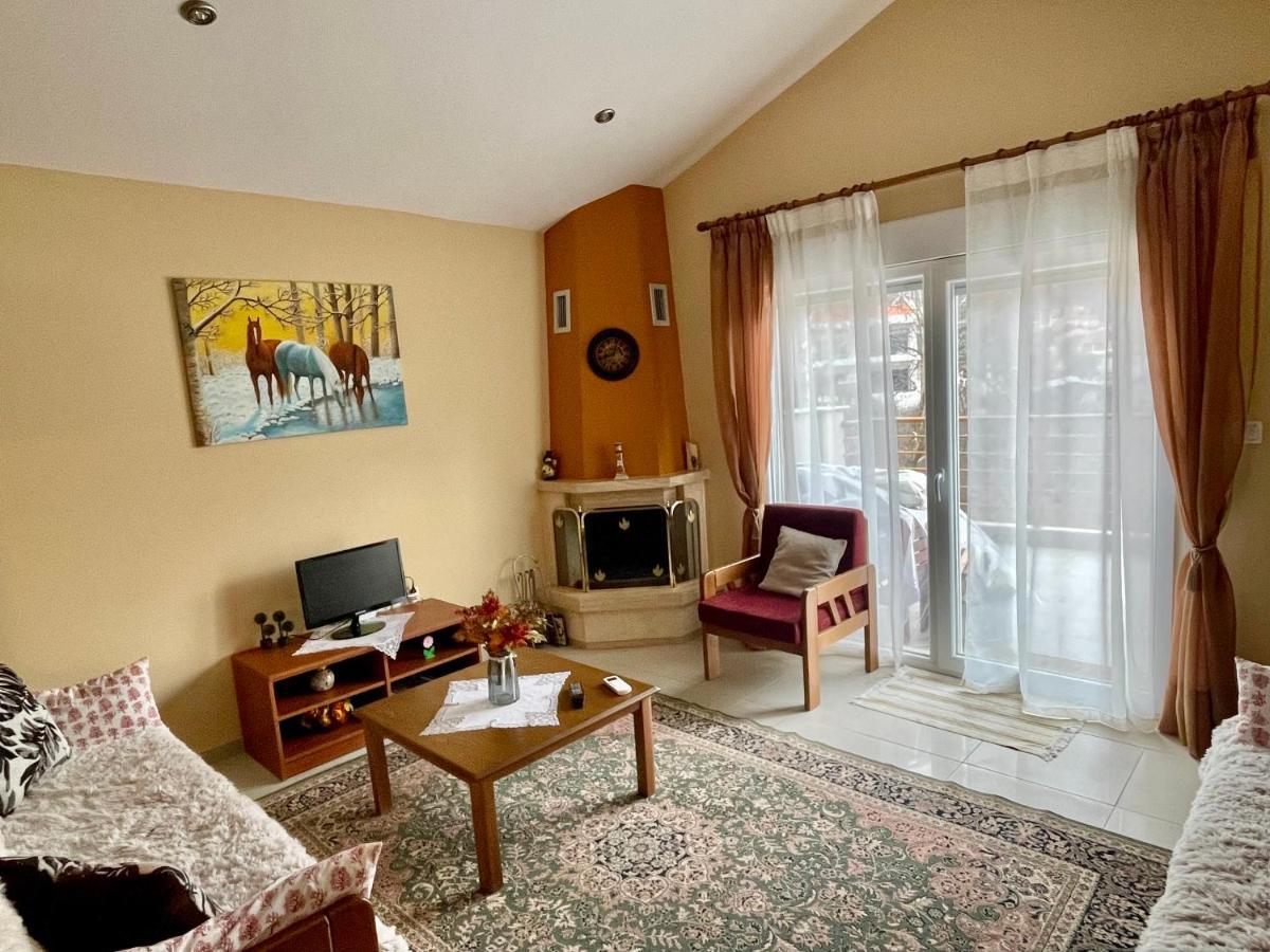 Hilltop Lodge Órma Dış mekan fotoğraf
