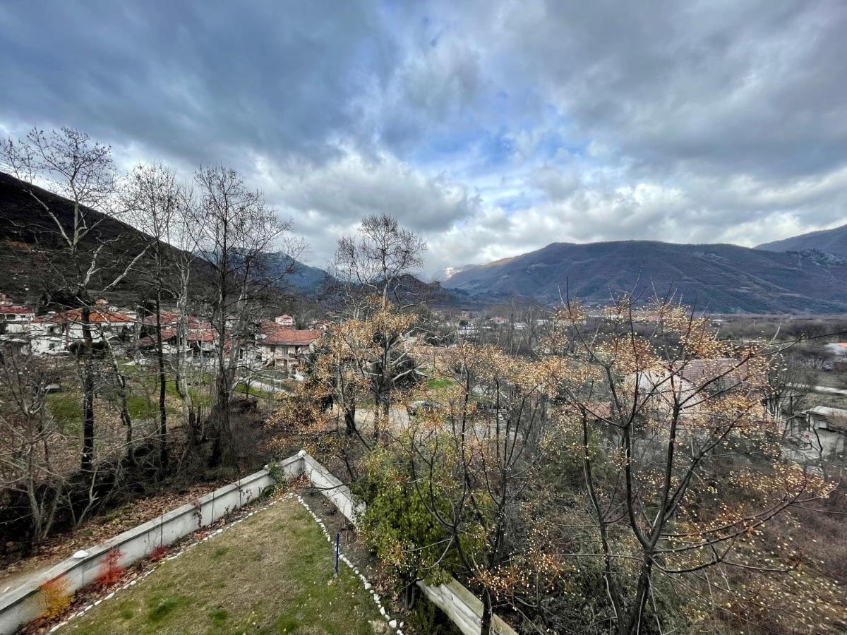 Hilltop Lodge Órma Dış mekan fotoğraf