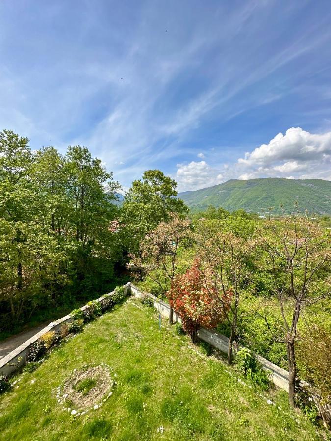 Hilltop Lodge Órma Dış mekan fotoğraf