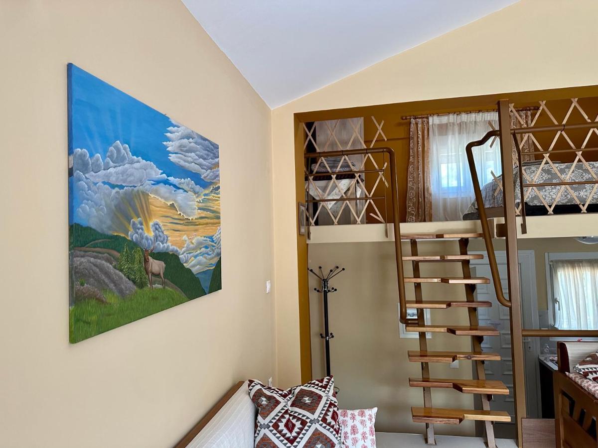 Hilltop Lodge Órma Dış mekan fotoğraf