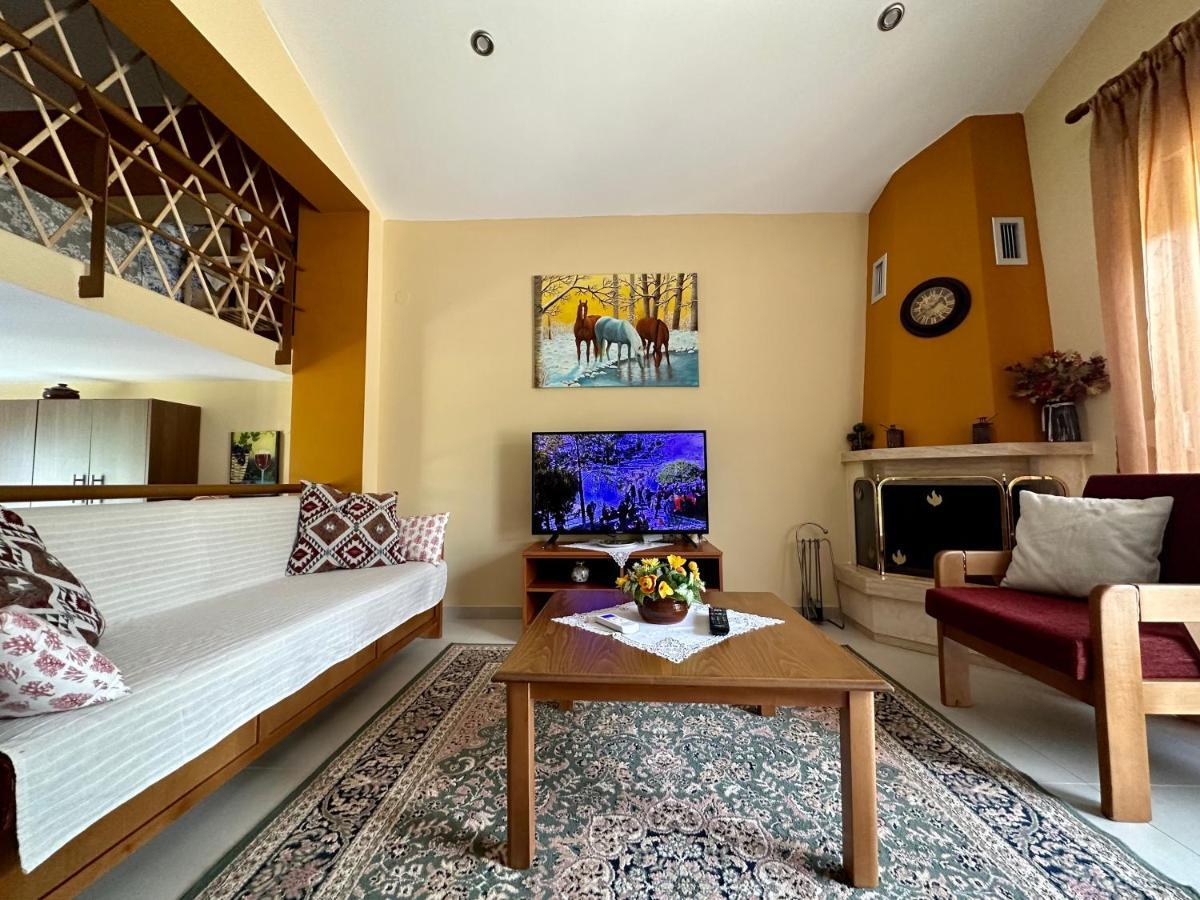 Hilltop Lodge Órma Dış mekan fotoğraf